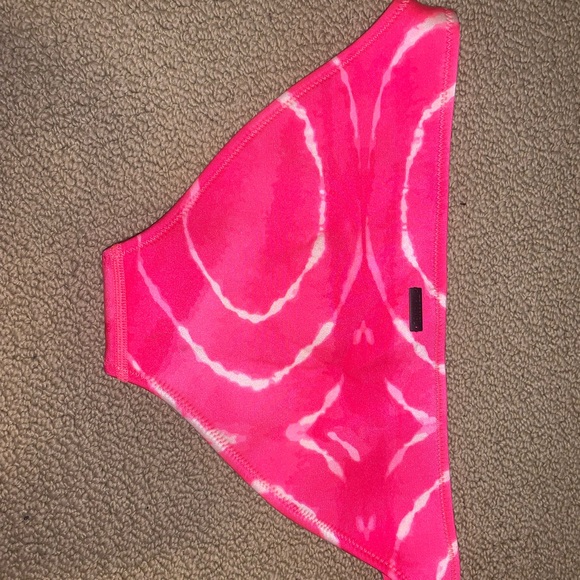 Triangl Pink Bikini Bottom. Size small. - Picture 3 of 3
